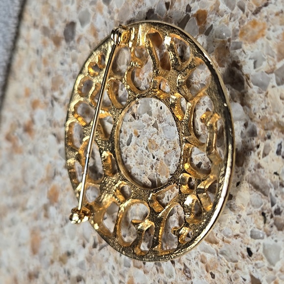 Vintage Gold-Tone Openwork Art Deco Brooch - Picture 8 of 12